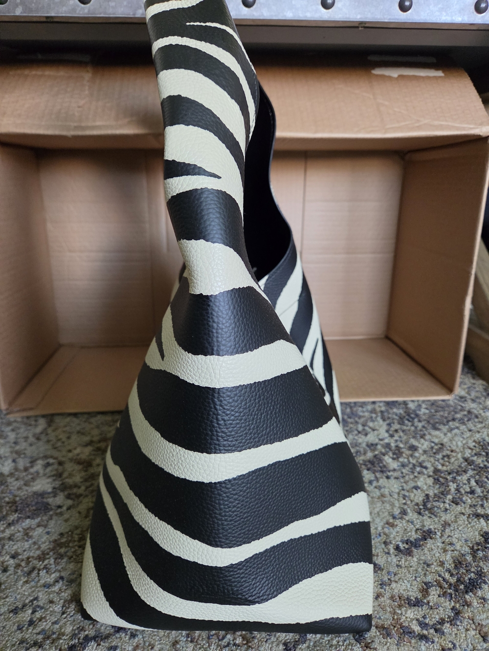 Marc Jacobs The Sack Bag - Black & Cream Zebra Print - Picture 4 of 15